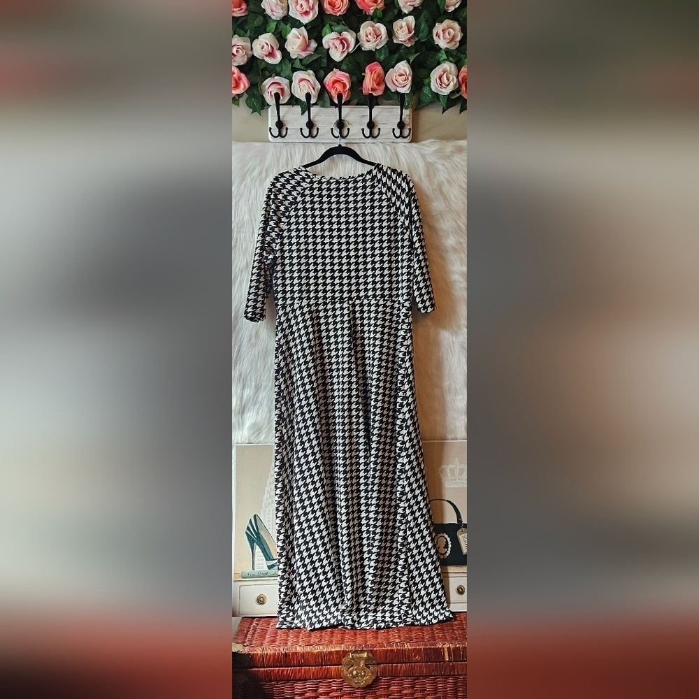 Shein Curve 3/4 Length Sleeve Houndstooth Dress - Picture 4 of 8